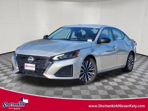 Brilliant Silver Metallic 2025 Nissan Altima 2.5 SV