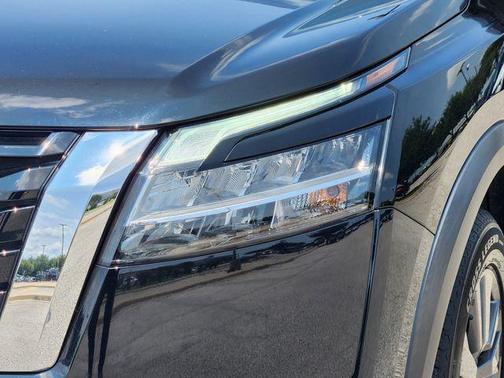 2022 Nissan Pathfinder SV 2WD