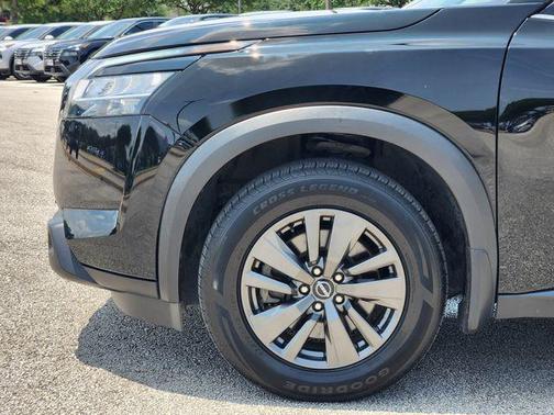 2022 Nissan Pathfinder SV 2WD