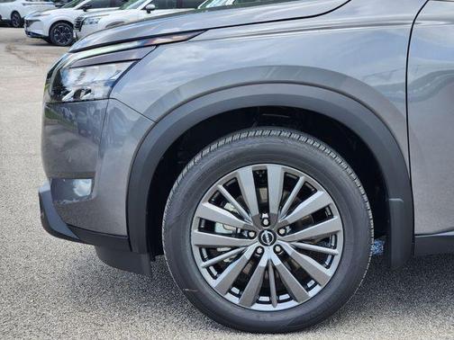 2025 Nissan Pathfinder SL FWD