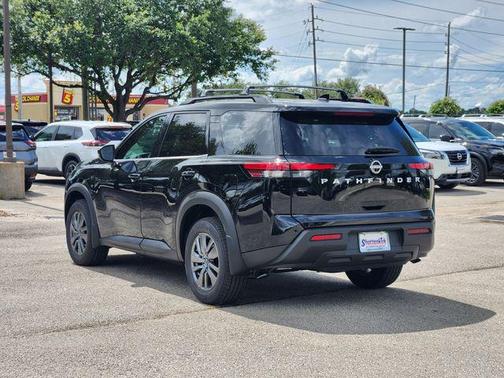 2025 Nissan Pathfinder SV FWD