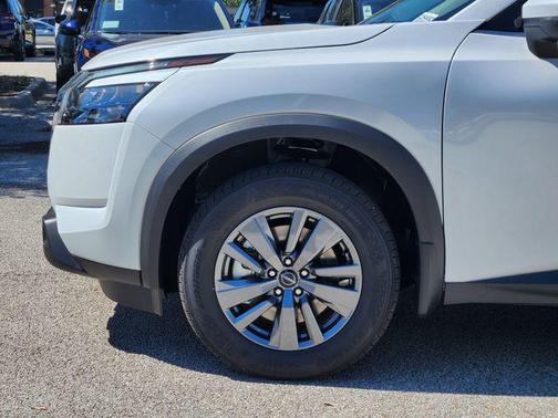 2025 Nissan Pathfinder SV FWD