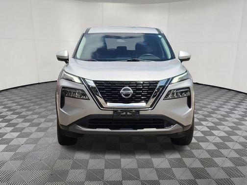 Brilliant Silver Metallic 2021 Nissan Rogue SV
