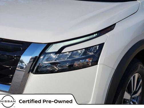 2025 Nissan Pathfinder SL FWD