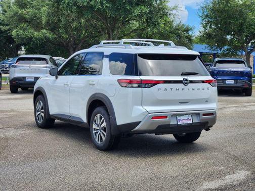 2025 Nissan Pathfinder SL FWD