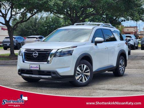 2025 Nissan Pathfinder SL FWD