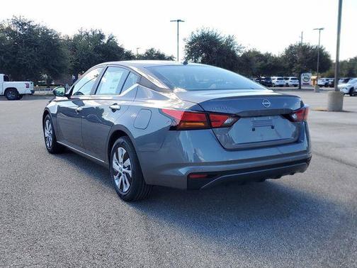 2025 Nissan Altima S FWD