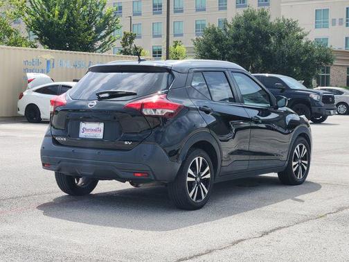 2020 Nissan Kicks SV