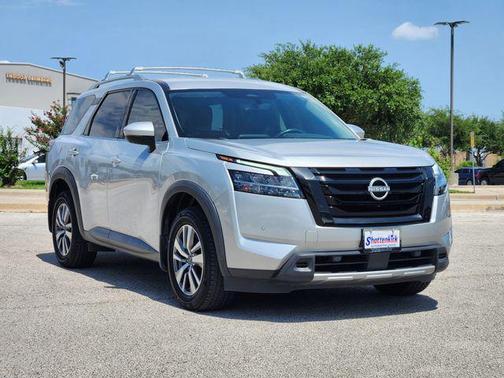 2023 Nissan Pathfinder SL FWD