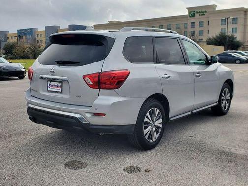 2019 Nissan Pathfinder SV