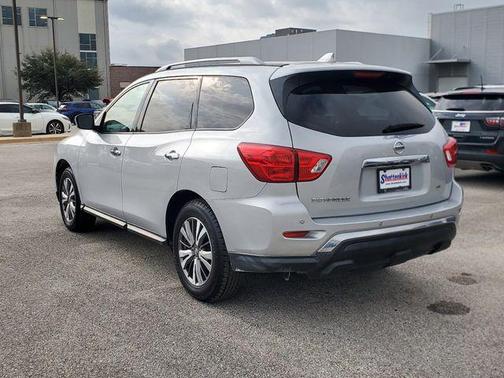 2019 Nissan Pathfinder SV