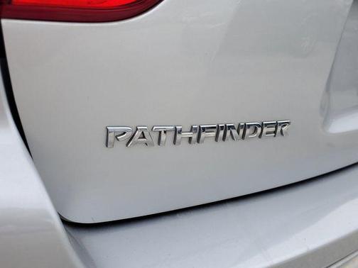 2019 Nissan Pathfinder SV