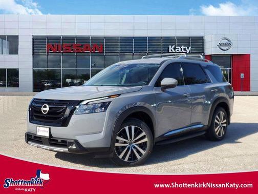 2025 Nissan Pathfinder Platinum FWD