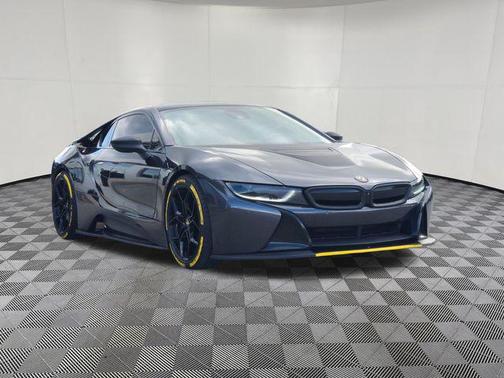 Sophisto Gray Metallic w/Frozen Gray Accent 2019 BMW i8 Base
