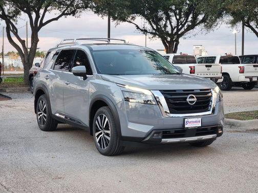 2025 Nissan Pathfinder Platinum 4WD