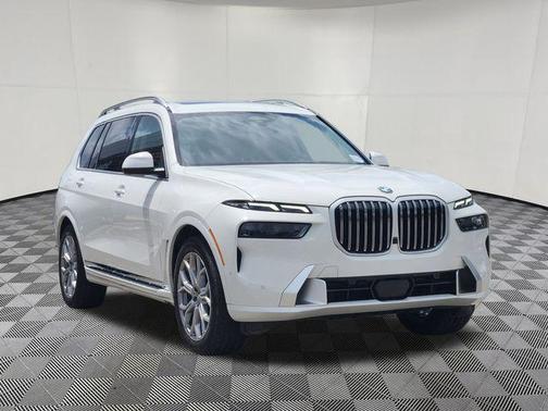 Alpine White 2025 BMW X7 xDrive40i