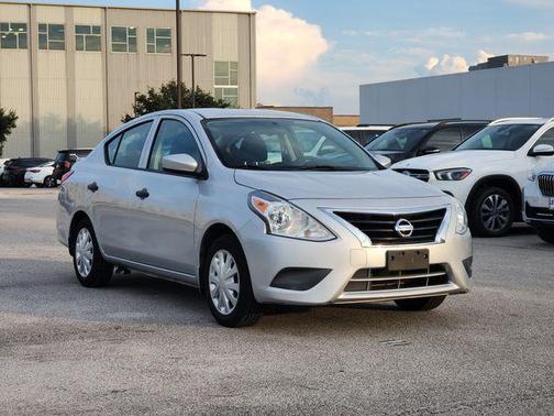 2019 Nissan Versa 1.6 S+
