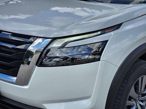 2025 Nissan Pathfinder SV FWD