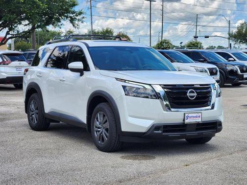 2025 Nissan Pathfinder SV FWD