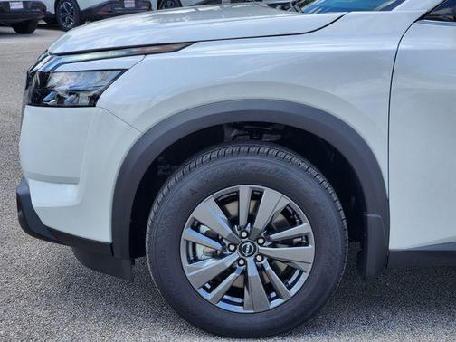 2025 Nissan Pathfinder SV FWD