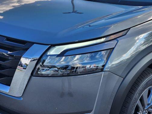 2025 Nissan Pathfinder SV FWD