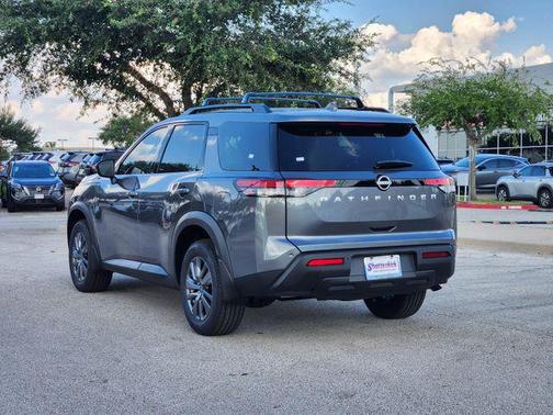 2025 Nissan Pathfinder SV FWD