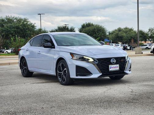 2025 Nissan Altima SR FWD