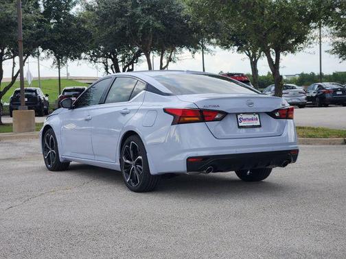 2025 Nissan Altima SR FWD