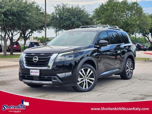 2025 Nissan Pathfinder Platinum FWD