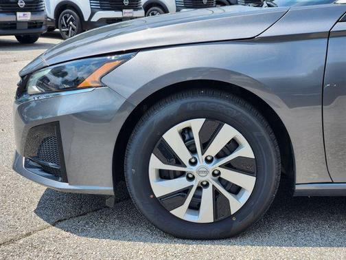 2025 Nissan Altima S FWD