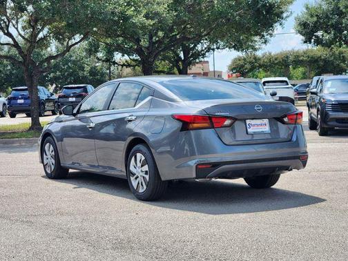 2025 Nissan Altima S FWD