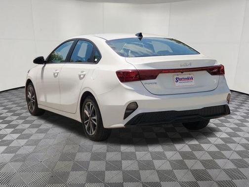 Snow White Pearl 2024 Kia Forte LXS