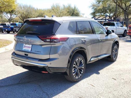 2025 Nissan Rogue Platinum