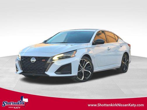 2023 Nissan Altima SR FWD