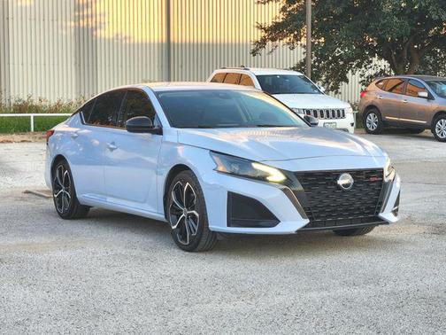 2023 Nissan Altima SR FWD