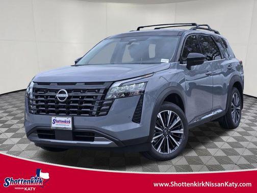 Boulder Gray Pearl/Super Black 2026 Nissan Pathfinder Platinum