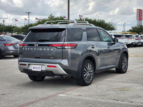 2022 Nissan Pathfinder SL 2WD