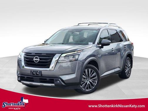 2022 Nissan Pathfinder SL 2WD