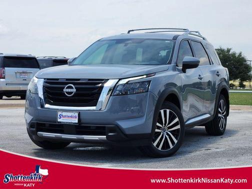 2025 Nissan Pathfinder Platinum FWD