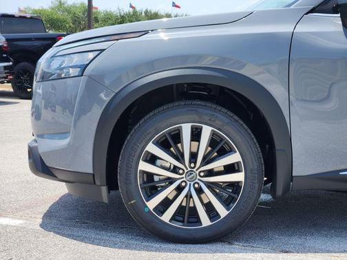 2025 Nissan Pathfinder Platinum FWD