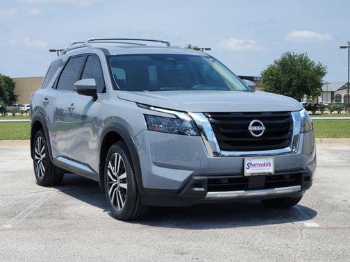2025 Nissan Pathfinder Platinum FWD