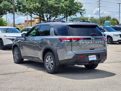 2025 Nissan Pathfinder SV FWD