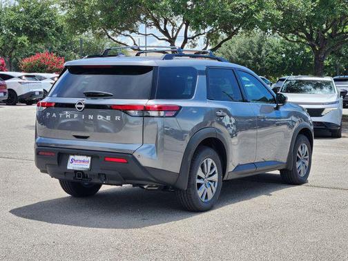2025 Nissan Pathfinder SV FWD