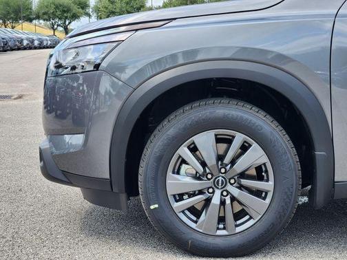 2025 Nissan Pathfinder SV FWD