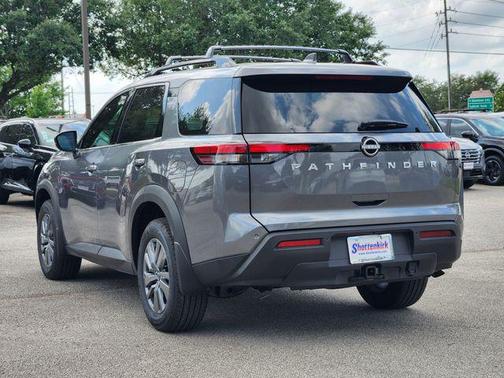2025 Nissan Pathfinder SV FWD