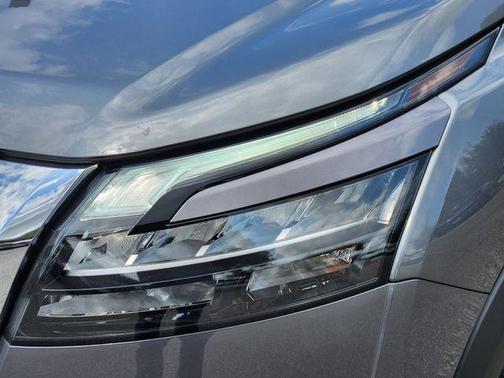 2025 Nissan Pathfinder SV FWD