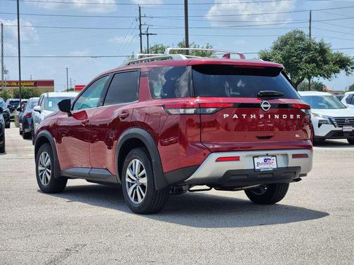 2025 Nissan Pathfinder SL FWD