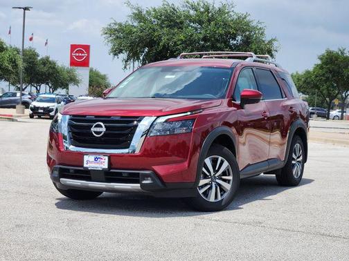 2025 Nissan Pathfinder SL FWD