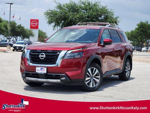 2025 Nissan Pathfinder SL FWD