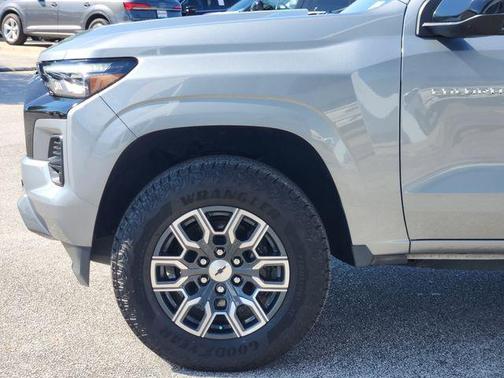 Sterling Gray Metallic 2024 Chevrolet Colorado Z71